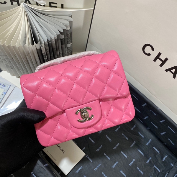 シャネルバッグレプリカ側面デザイン
